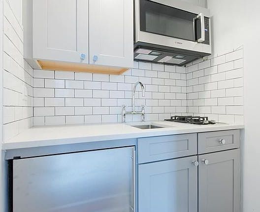 4th image of 81 Irving Pl APT 10C