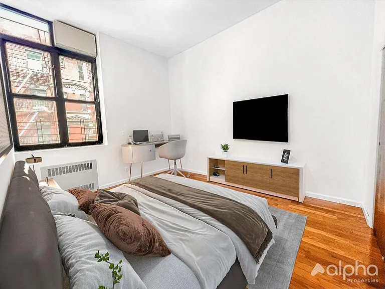 203 Rivington St #5P — Photo 3