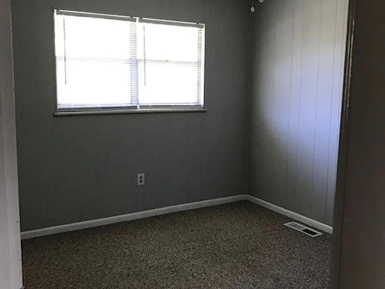1463 Cora Ln — Photo 11