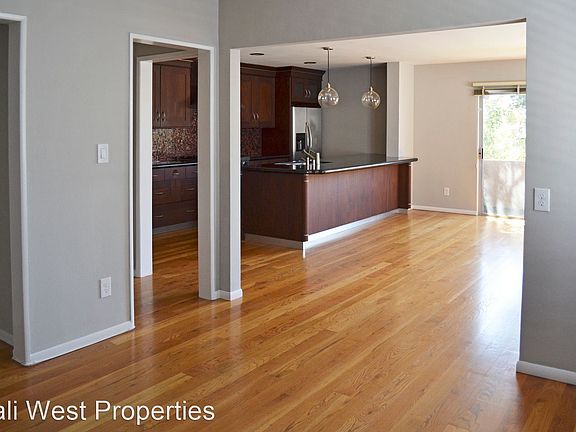 3rd image of 811 Euclid St #6439656