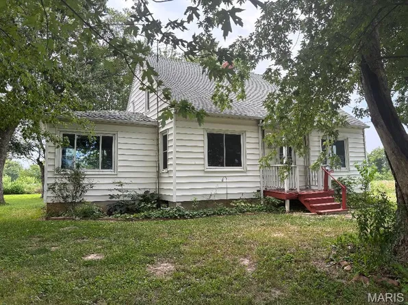 9609 Country Club Rd, Sparta, IL 62286
