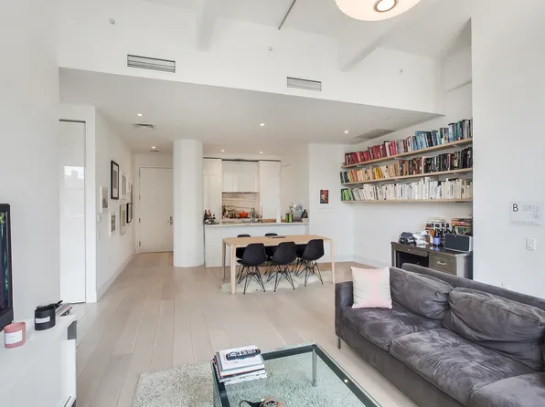 338 Berry Street 3E image 1 of 11