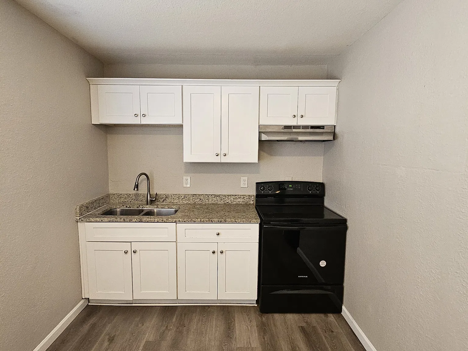 1441 South 14th Ave - 2 — Photo 1