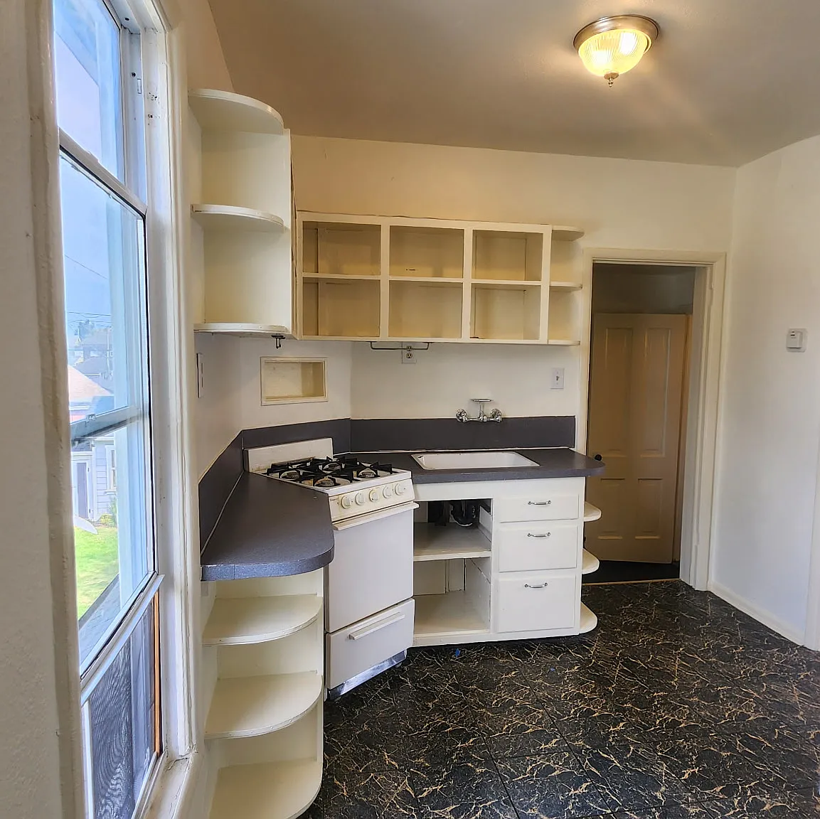 1 bed, 700 sqft, $1,175 — Photo 3