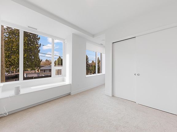 5th image of 10160 133rd St #4