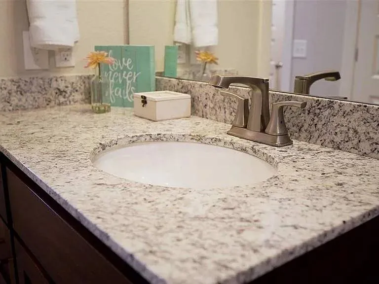 Highland Park Apartments — Photo 11