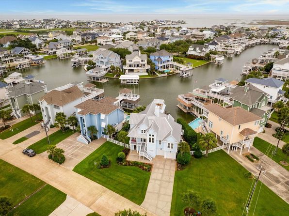 13839 Windlass Cir, Galveston, TX 77554