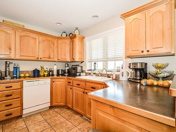 5th image of 3917 Cambria Dr