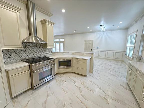 5th image of 701 Metairie Lawn Dr