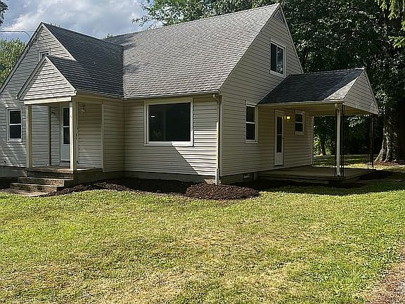 2nd image of 2101 Greensburg Rd