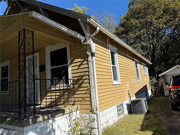 2nd image of 3307 Sheridan Rd