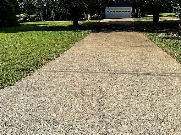 4th image of 1129 Robinhood Dr NW