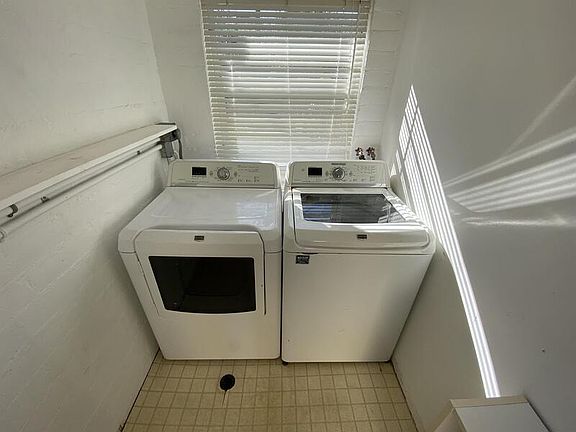 2nd image of 1114 Chichester St