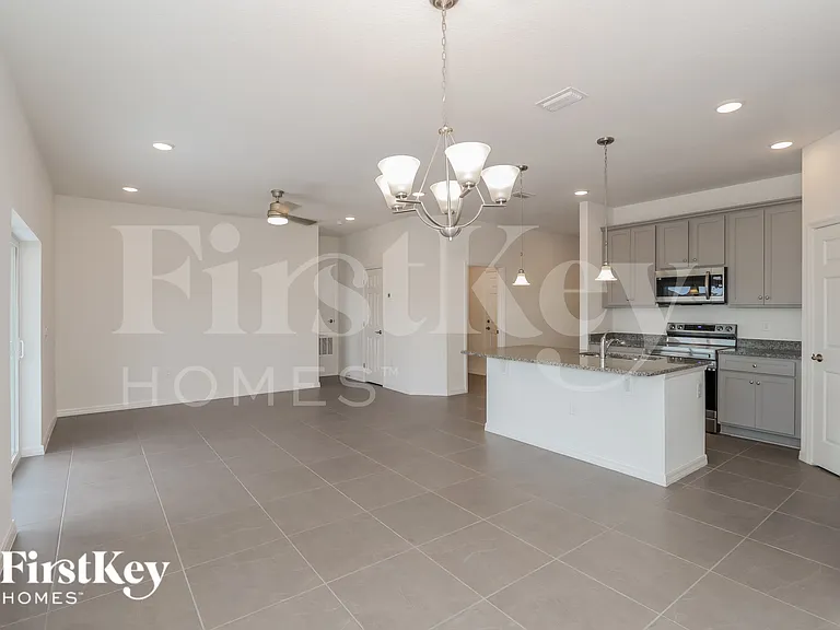 303 Corbel Ln — Photo 3