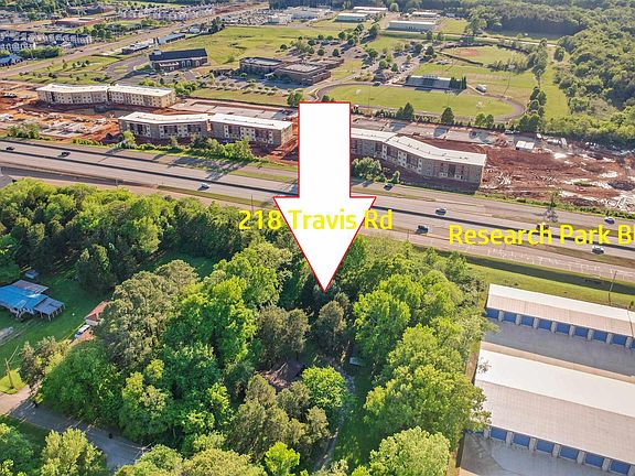 3rd image of 218 Travis Rd