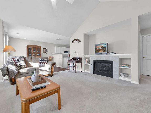 3rd image of 7858 Meadowlark Ln N