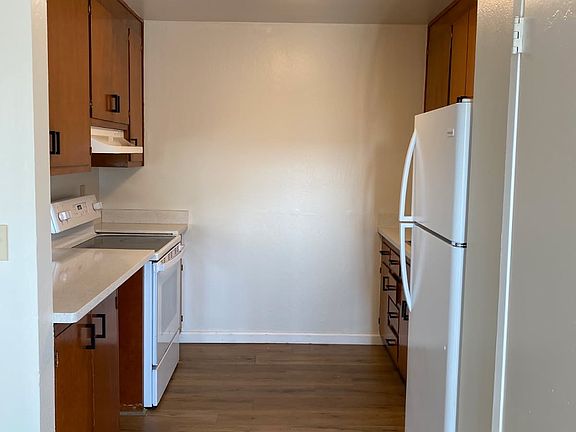 5th image of 111 Yorkshire Ct APT C