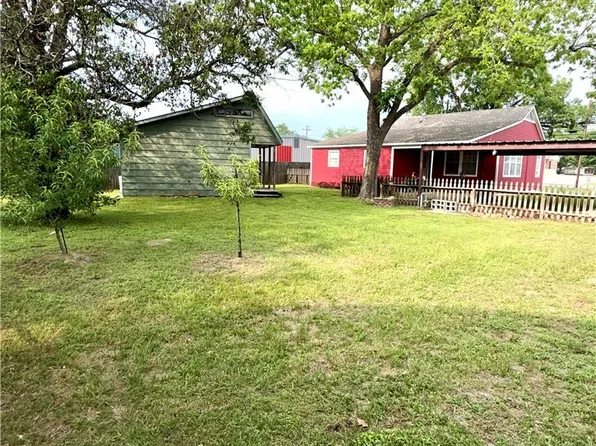 421 S Commerce St, Centerville, TX 75833