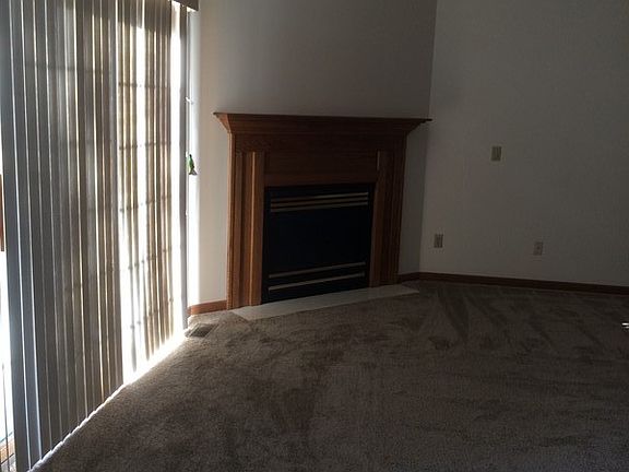 Great Room
						:
						Good sized great room with gas fireplace