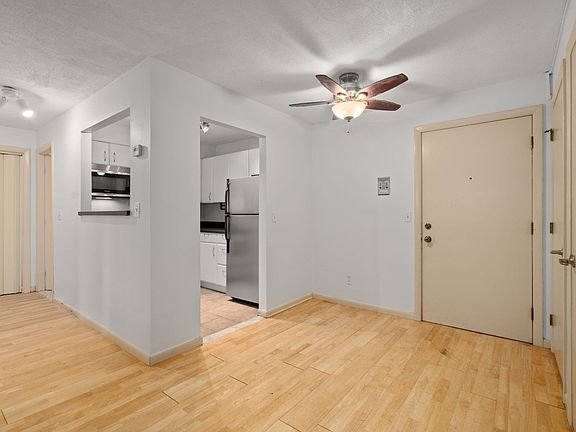 5th image of 20 Radcliffe Rd APT 105