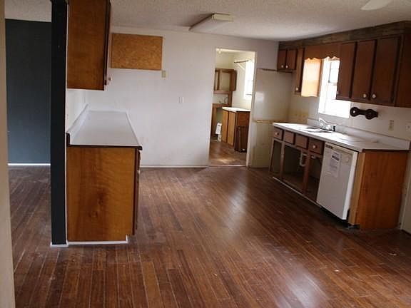 5th image of 307 N 2nd St