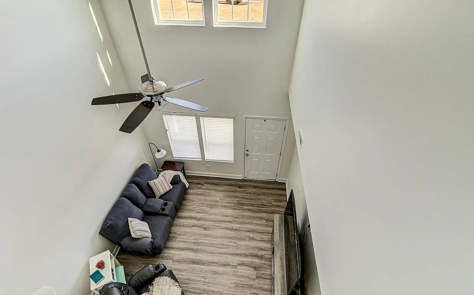 3 bed, 2.5 bath, 1704 sqft, $1,800 — Photo 3