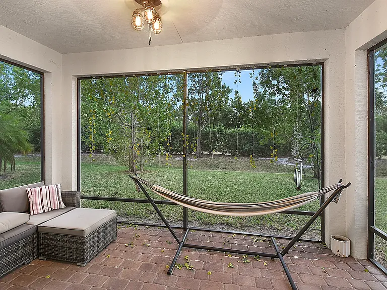 1573 NW Cataluna Cir — Photo 18