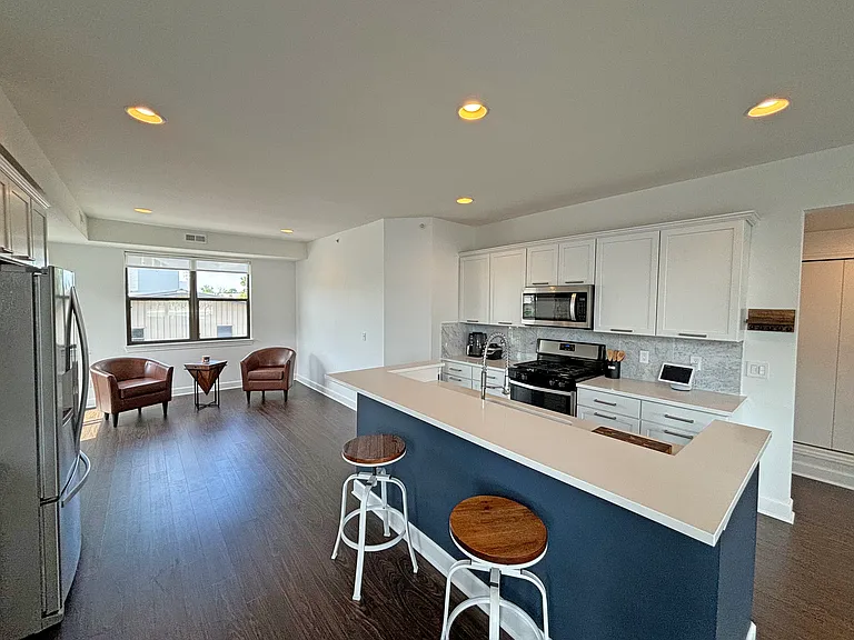 1230 Diamond Ct #F — Photo 6
