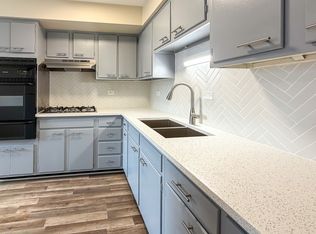 4327 N Kedvale Ave APT 307, Chicago, IL 60641