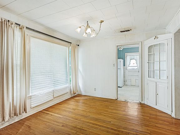 3rd image of 3825 Byers Ave