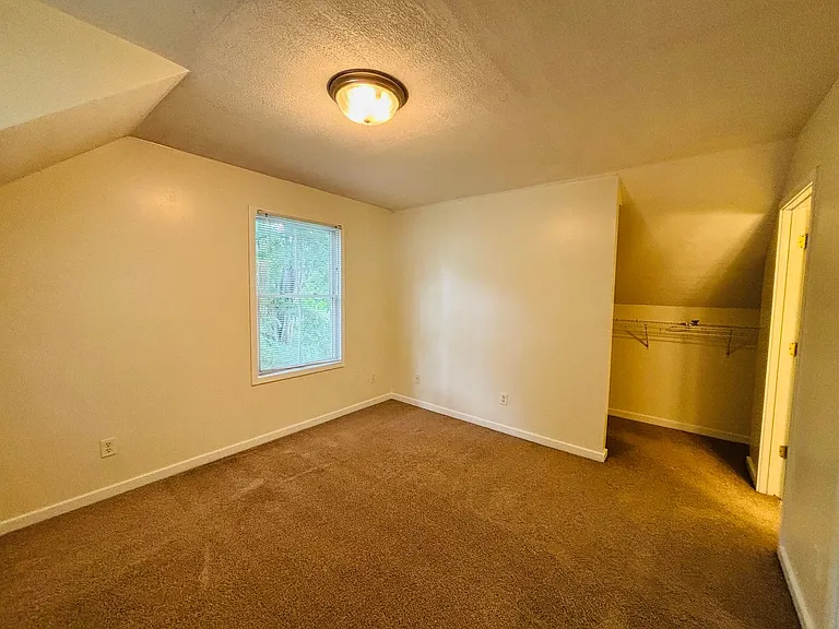 242 Virginia St — Photo 7