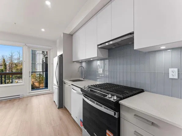 13760 75a Ave #220, Surrey, BC V3W 0E8