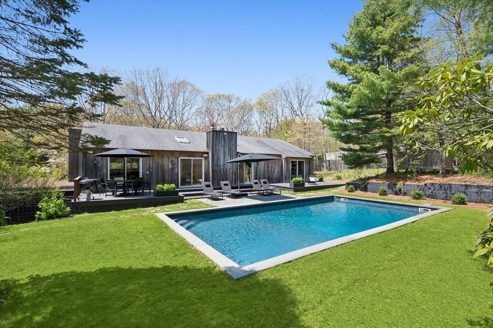  Modern Living, Resort Living