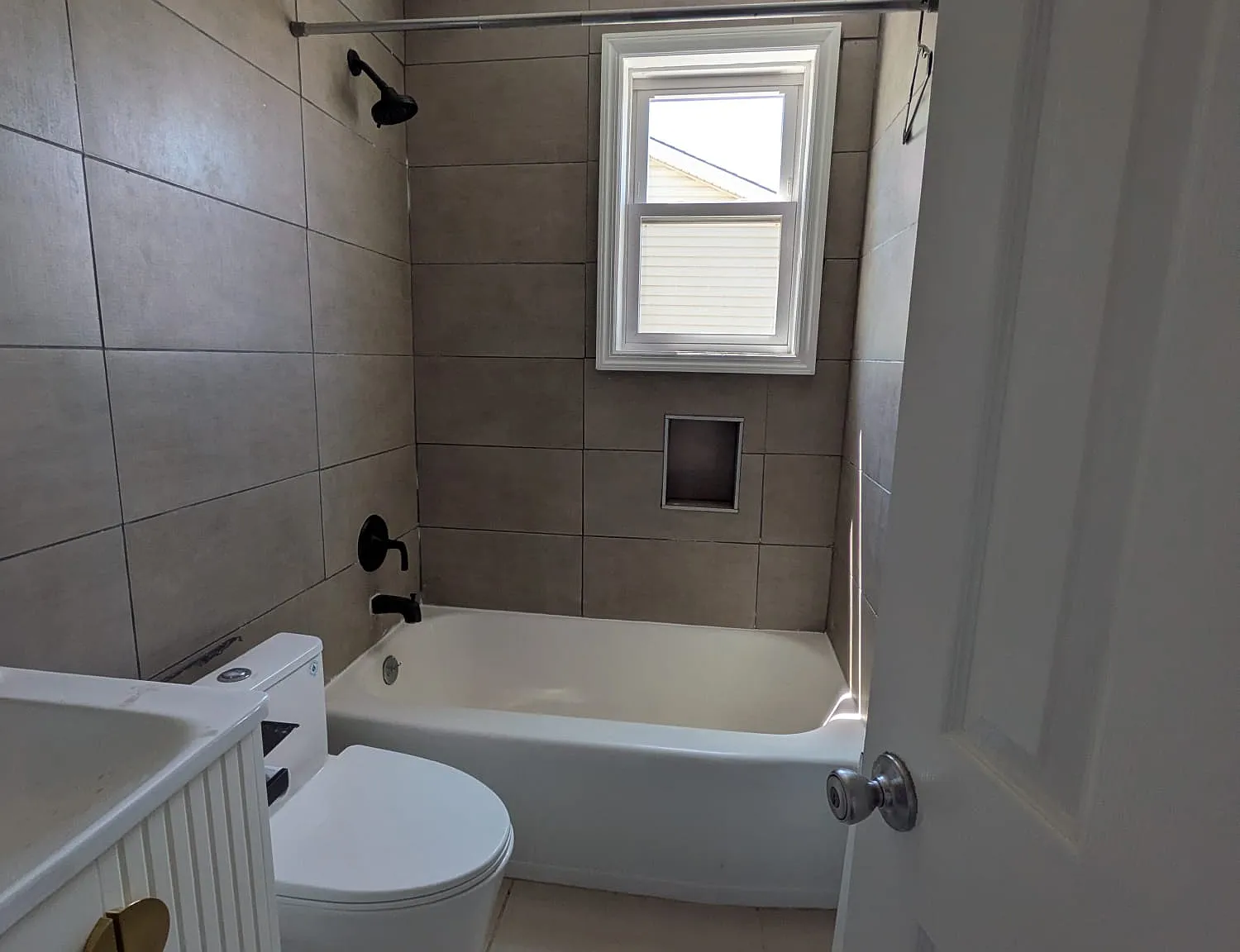 2 bed, 800 sqft, $2,200 — Photo 4