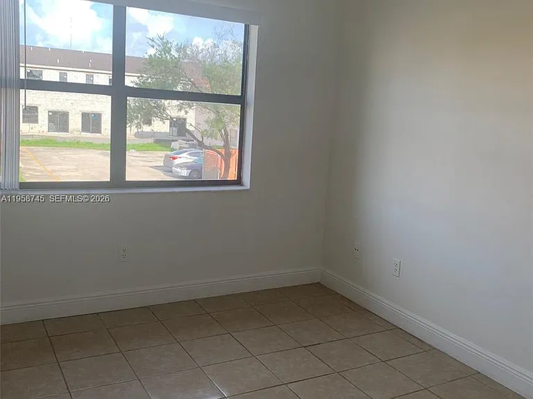 20815 NE 8th Ct #20220 — Photo 5