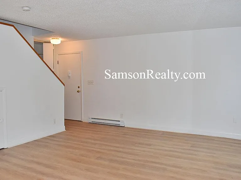 230 S Main St #18 — Photo 5