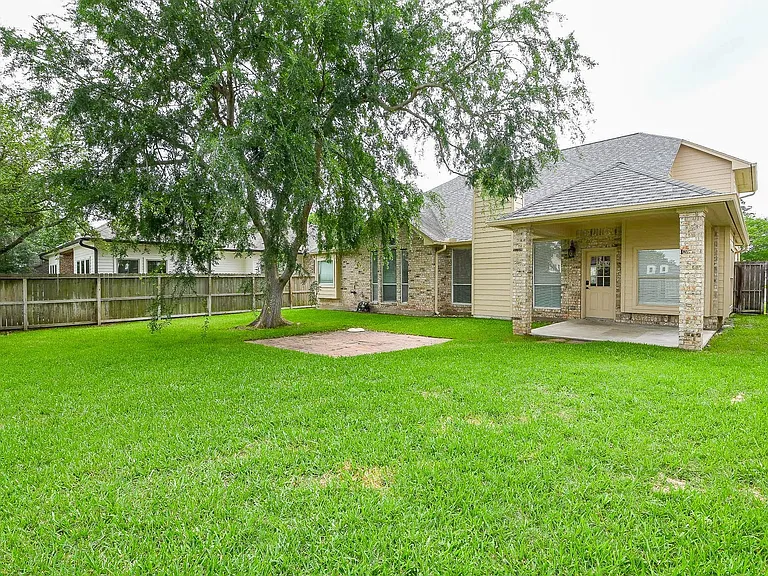 241 Blue Hill Dr — Photo 31