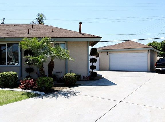 3rd image of 17211 Gardenland Ave