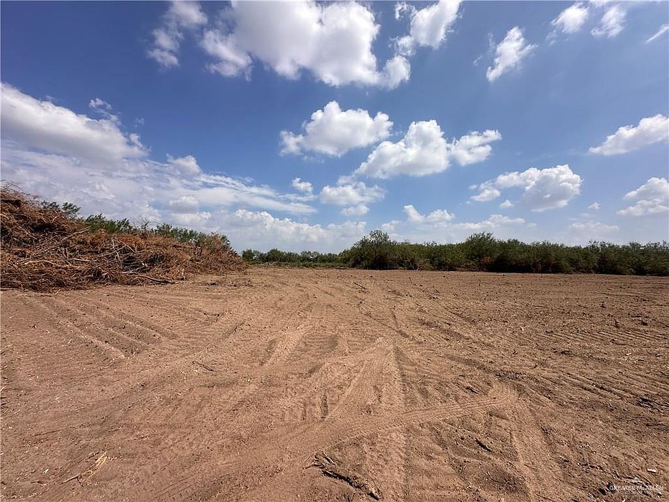 2nd image of 300 W Hall Acres Rd