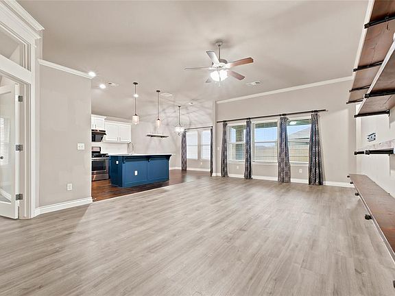 5th image of 10408 NW 35th St