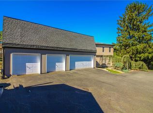 5307 Vera Cruz Rd, Emmaus, PA 18049