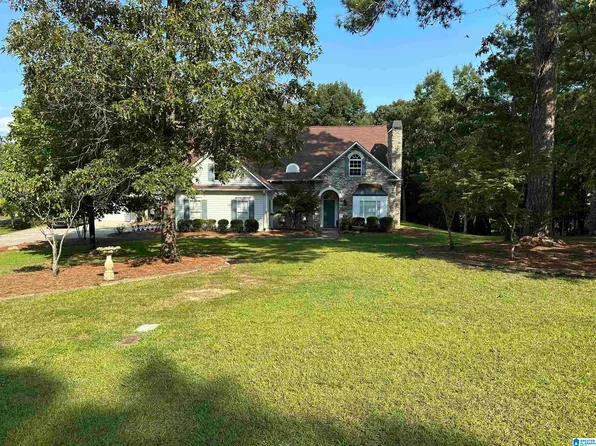 530 Eagle Point Ln, Pell City, AL 35128
