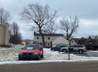38025 N Academy Dr, Lake Villa, IL 60046