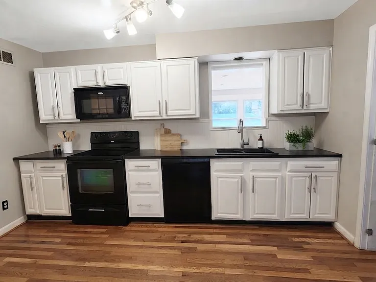 7123 Glenellyn Dr — Photo 5