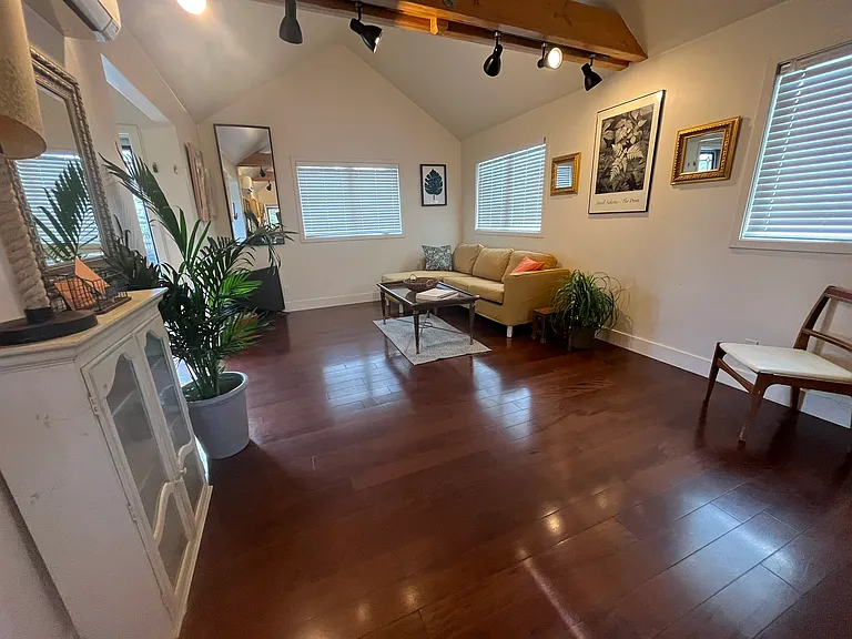 453 Ashton Ave — Photo 9