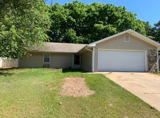 212 Hickory Gln, Centerville, GA 31028