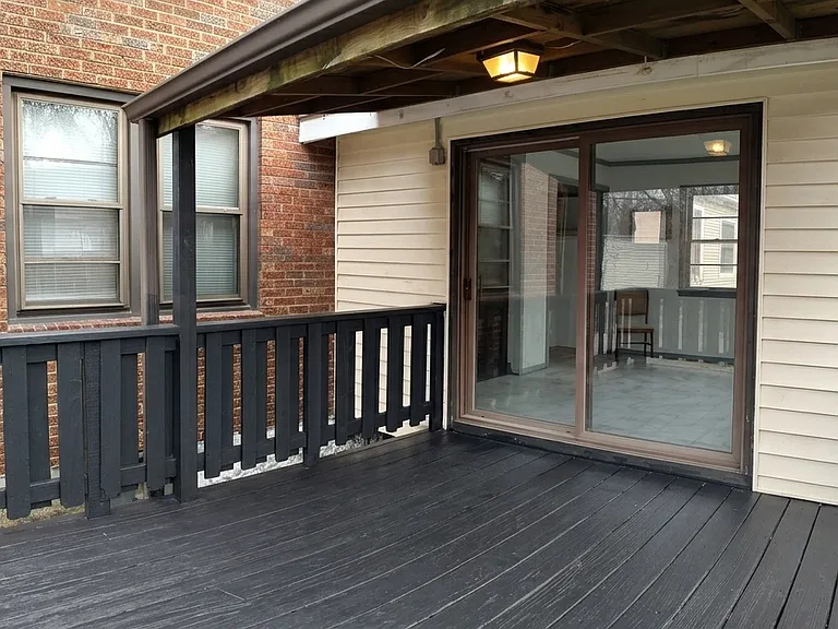 701 Pemberton Pl — Photo 2