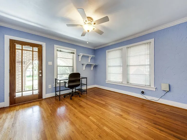 2nd bedroom has outside access and access from inside