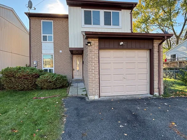 27 Lucas Ln, Ajax, ON L1S 3P7