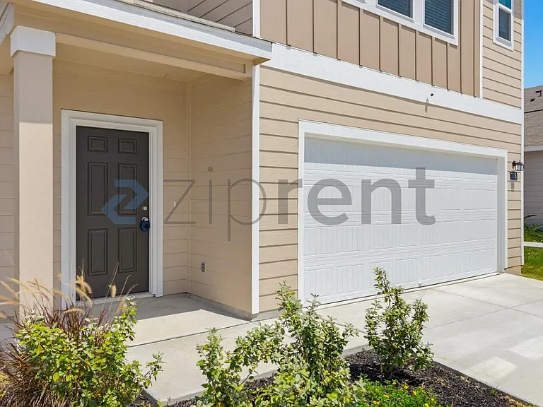 7536 Corral Smt — Photo 3